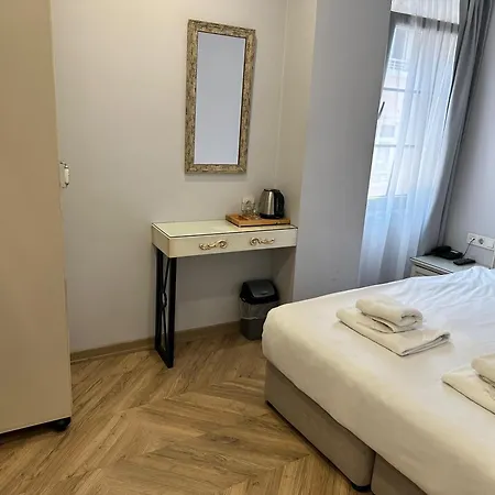 Good Night Hotel