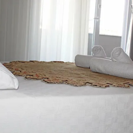 Good Night Hotel