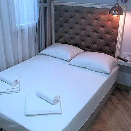 Good Night Hotel 3*