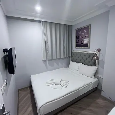 Good Night Hotel 3*