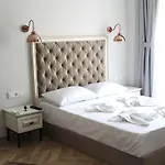 Good Night Hotel